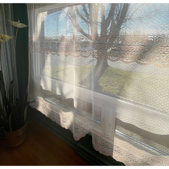 Vintage 90s pink curtain, contemporary ladder work lace, floral scalloped edge - Picture 2 of 9